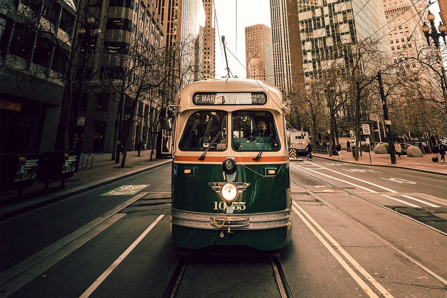 Web Solution For Remote Real-time Management of Green Public Transport Substations
