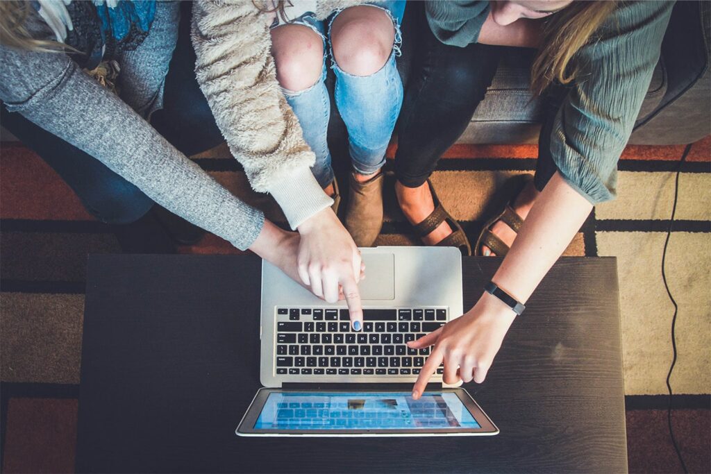 Price Comparison and Purchasing Platform For a SaaS Company preview